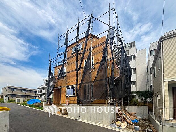 時間のゆとりと空間、爽やかな陽光がもたらす光と風を贅沢なまでに感じる暮らしが始まります。