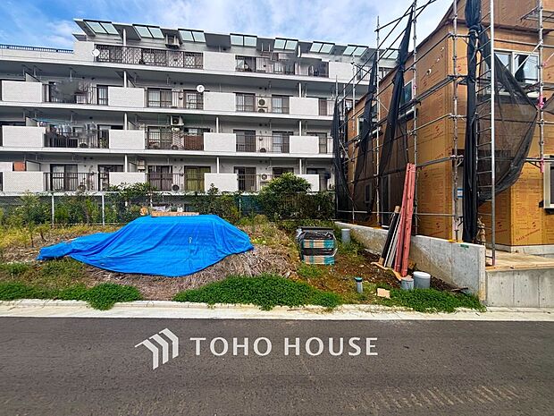 閑静な住宅街の陽当りに恵まれた土地で寛ぎに満ちた生活を。