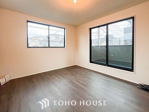 太陽の恵みを一気に受けた明るくあたたかいお住まい。吹きぬける風を感じながら爽やかで風通しの良い暮らし。