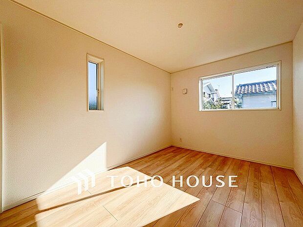 一日の疲れをいやしてくれる主寝室。自分時間を快適に過ごすプライベートルーム。