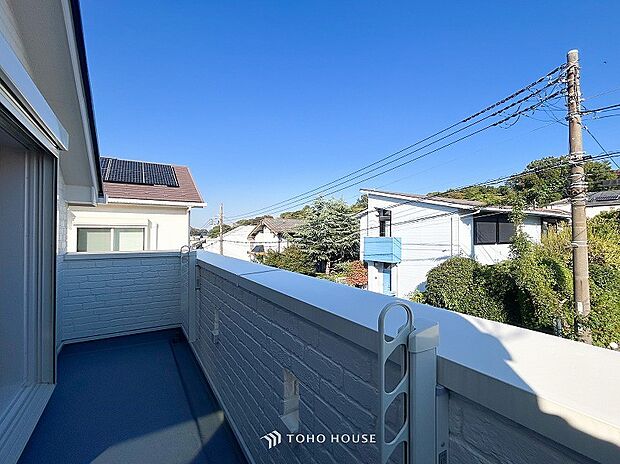 開放的で気持ちの良い眺望と青い空を満喫できます。