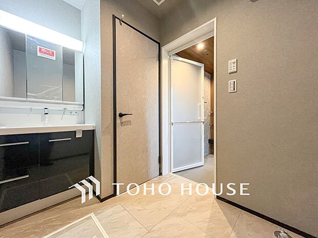 ご家族の1日が始まり、1日の終わりを締めくくる洗面空間。