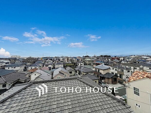 開放的で気持ちの良い眺望と青い空を満喫できます。