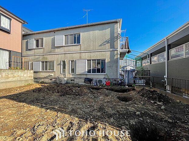 住む人を映し出す洗練された佇まいは、いつまでも輝き続けながらいつしか街の風景に溶け込んでいきます。