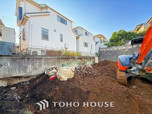 閑静な住宅街の一角、ひと時のくつろぎが生まれ、ゆっくりと愛着が育まれていきます。