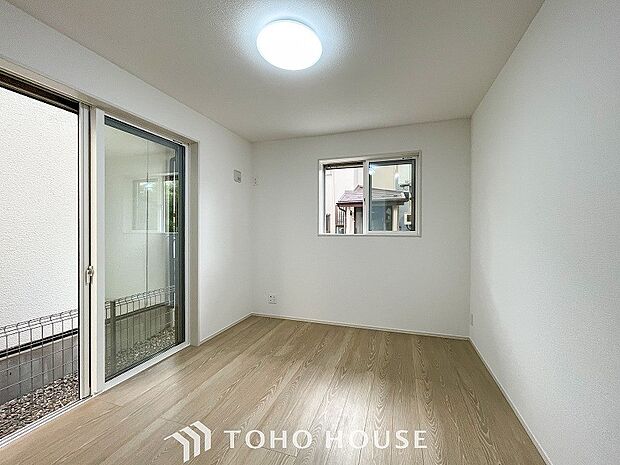 一日の疲れをいやしてくれる主寝室。自分時間を快適に過ごすプライベートルーム。