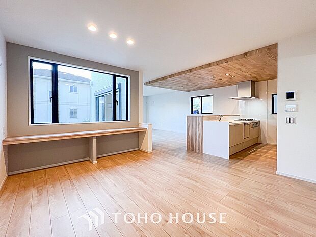 開放感あるリビングダイニング。ご家族とのんびりしたひと時を過ごせますね。