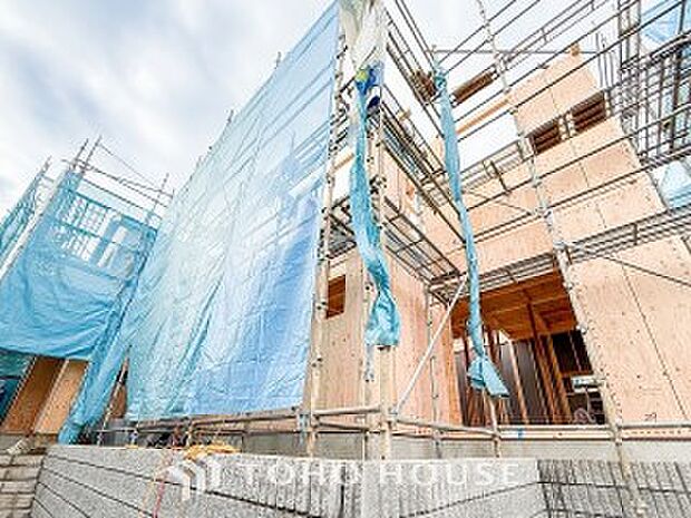 表現された空間は豊かな光と風を纏い、暮らしの時間を豊かにしてくれます。