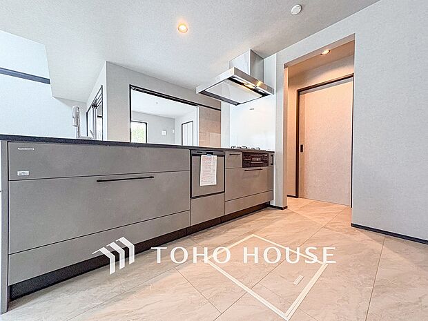 家族の健康を支えるキッチン。毎日使う場所だから気持よく使えて、居心地の良い空間に。