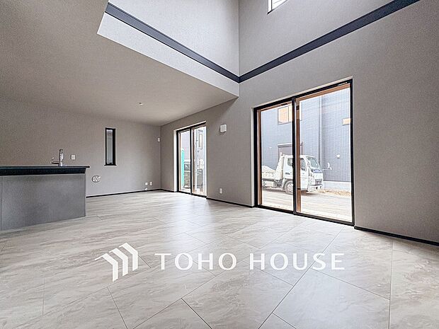 ここにはみんなが集い、食事と楽しい会話が始まるスペース。