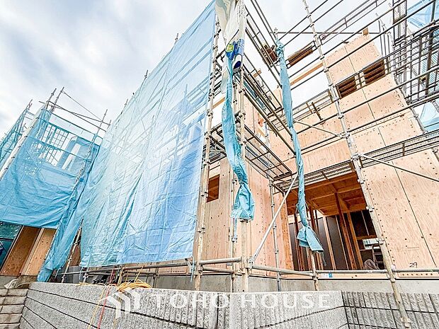 表現された空間は豊かな光と風を纏い、暮らしの時間を豊かにしてくれます。