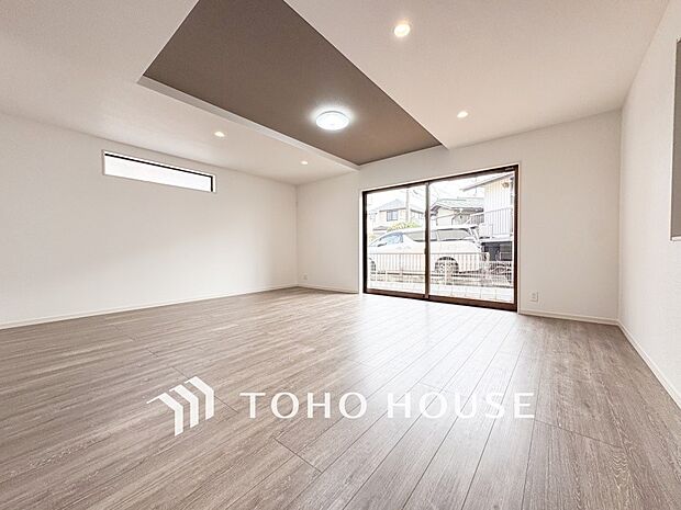 落ち着いた雰囲気に包まれた伸びやかな空間で、ゆったりと家族団らんの時間を過ごせます。