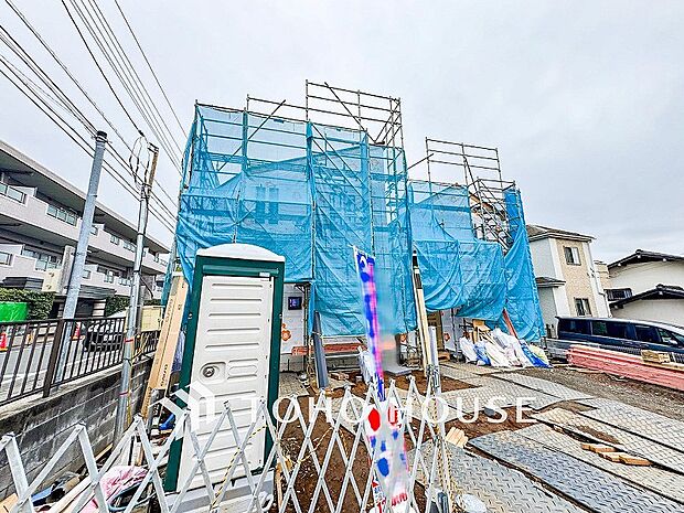 爽やかな青空の下に贅沢なほどに降り注ぐ陽光、豊かな居住性と、クオリティが見事に調和した住空間。