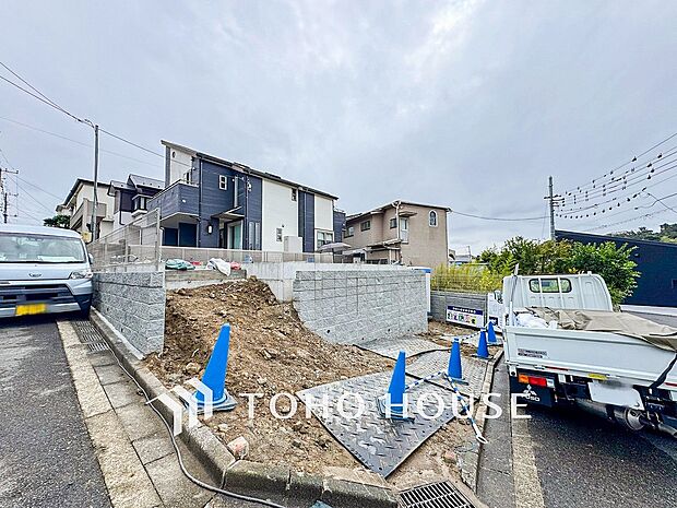 風を感じ青い空から太陽の恵みを感じる温もり溢れる佇まい。