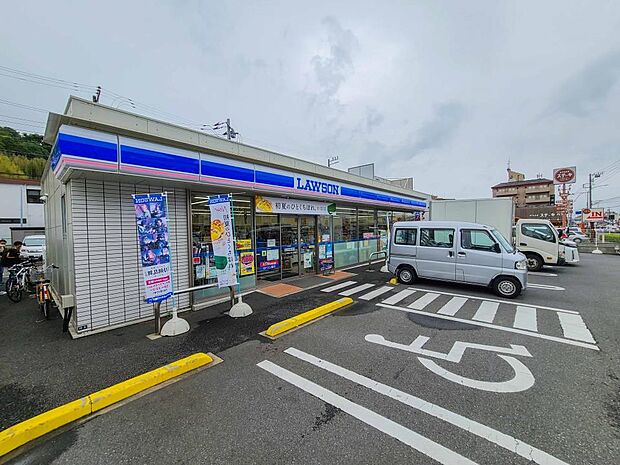 24時間営業ですので、急な買い物に便利です。