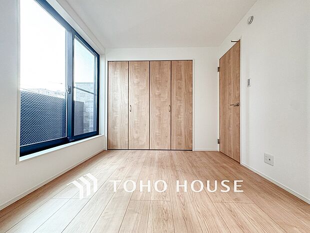 採光もアクセントの一つとして。プライベートルームにはやさしい光が射し込んでいます。