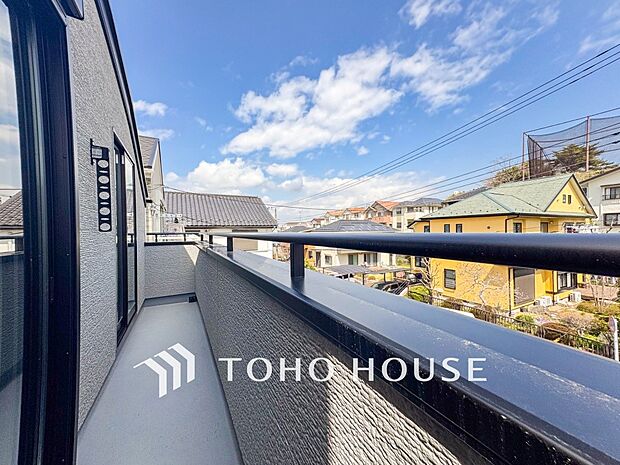 お部屋にも爽やかな風と暖かく柔らかな日差しが差し込み、毎日の暮らしを豊かに彩ります。