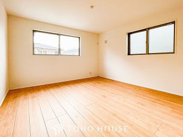 採光もアクセントの一つとして。プライベートルームにはやさしい光が射し込んでいます。