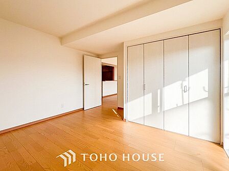 1日の疲れを癒し、心地よく寛げるようゆったりとした広さを確保しています。