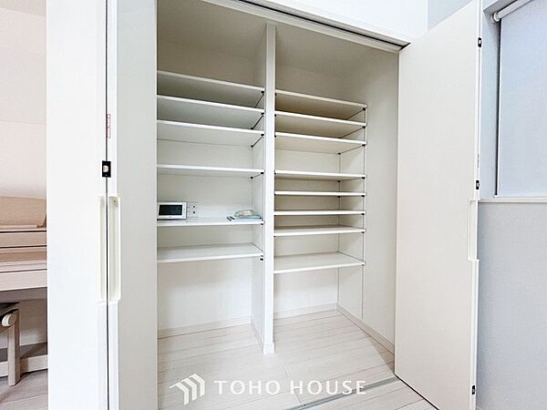 空間を余すところなく有効利用した収納は生活空間をより上質なものにしてくれるでしょう。
