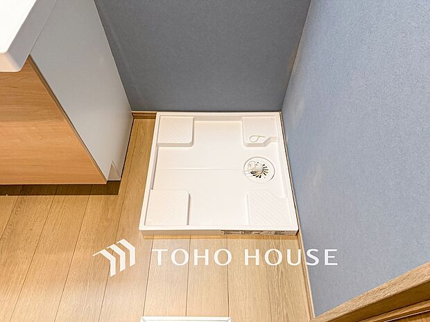 洗濯機を配置しても十分なスペースを確保しております。