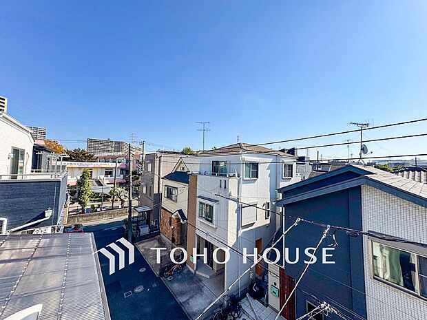 開放的で気持ちの良い眺望と青い空を満喫できます。