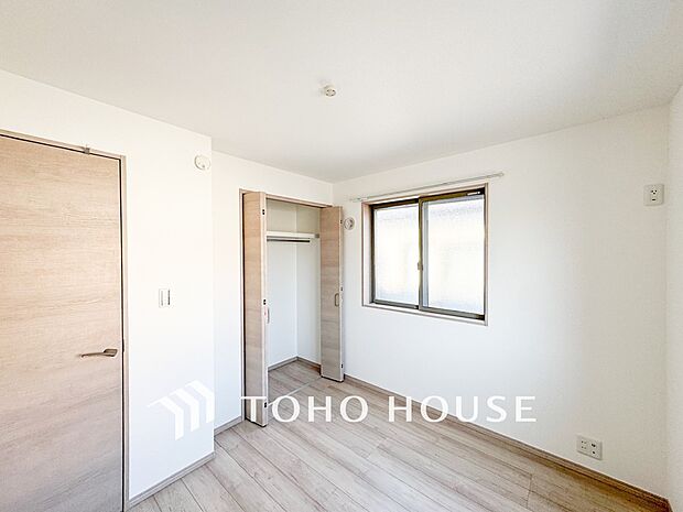 収納スペースもあり、生活しやすい居住スペースです。