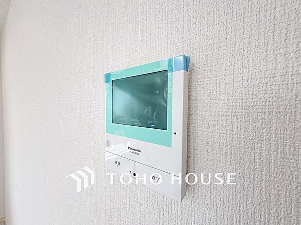 誰が来てもわかる様にモニター付きインターホンを設置。