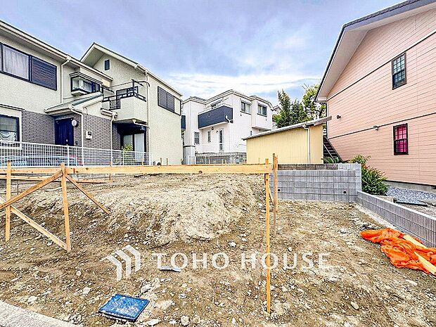 風を感じ青い空から太陽の恵みを感じる温もり溢れる佇まい。