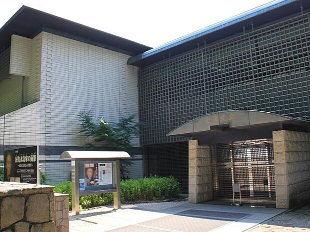 鎌倉時代の諸相を今日に伝える貴重な文化財を後世に伝え、調査・研究の成果を展示、公開しています。