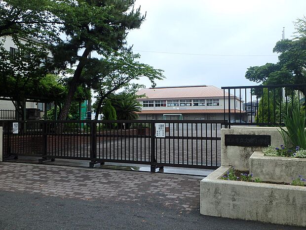 横浜市立文庫小学校