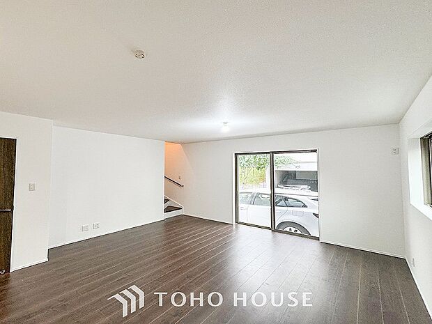 落ち着いた雰囲気に包まれた伸びやかな空間で、ゆったりと家族団らんの時間を過ごせます。