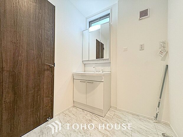 ご家族の1日が始まり、1日の終わりを締めくくる洗面空間。