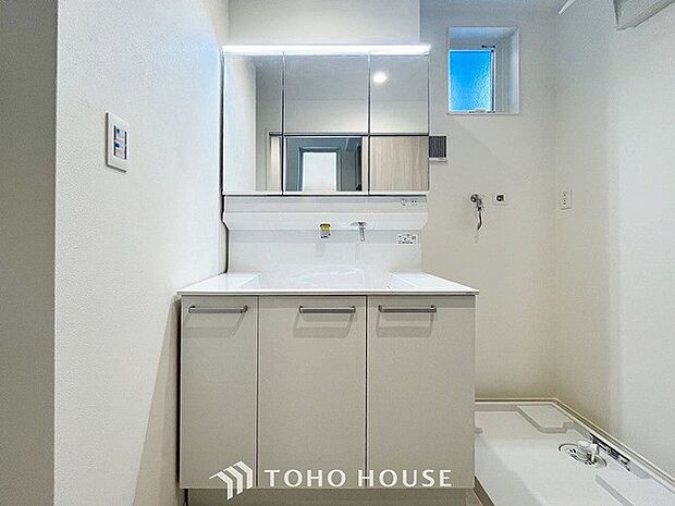 洗面台・洗面所清潔感のあるプライベート空間は、身だしなみチェックや肌のお手入れに最適です。