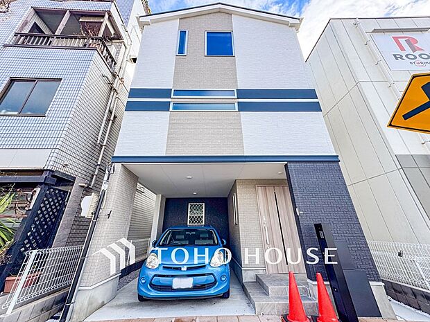住まいの顔となる玄関は、落ち着きと華やぎの満ちた空間に。