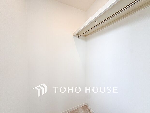ウォークインクロゼットのある住まいで居住スペースを広く使えます。