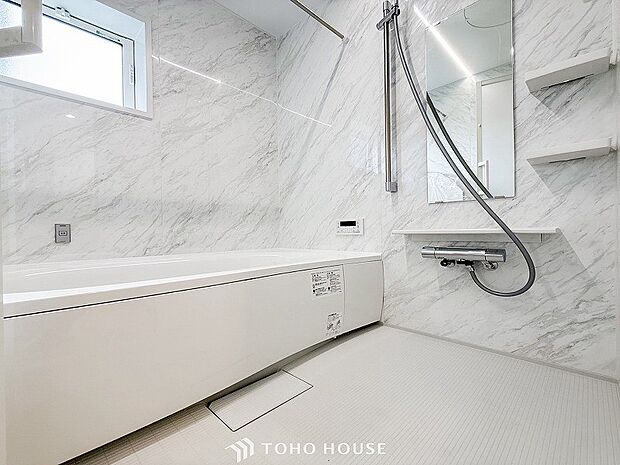 一日の疲れが癒される優雅なバスタイムを堪能できるゆとりあるバスルームです。