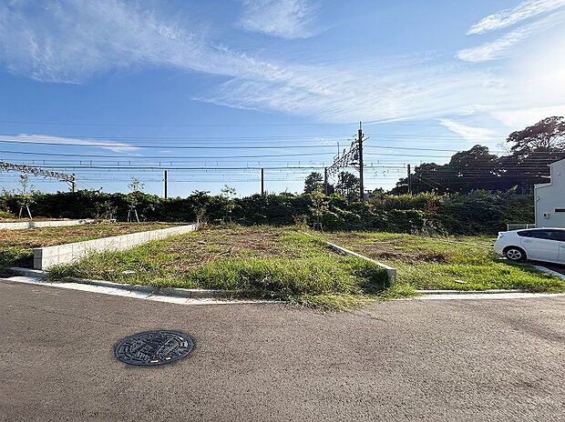閑静な住宅地で小さなお子様がいるご家族にも安心な住環境が魅力です。