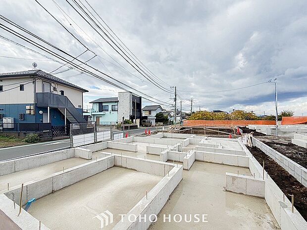 爽やかな青空の下に贅沢なほどに降り注ぐ陽光、豊かな居住性と、クオリティが見事に調和した住空間。