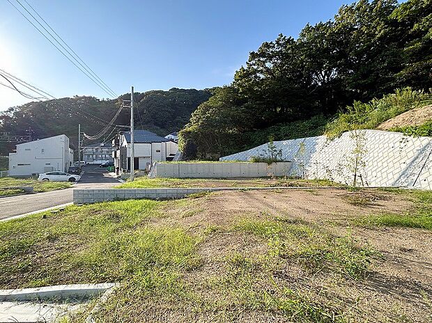 風を感じ青い空から太陽の恵みを感じるロケーション。