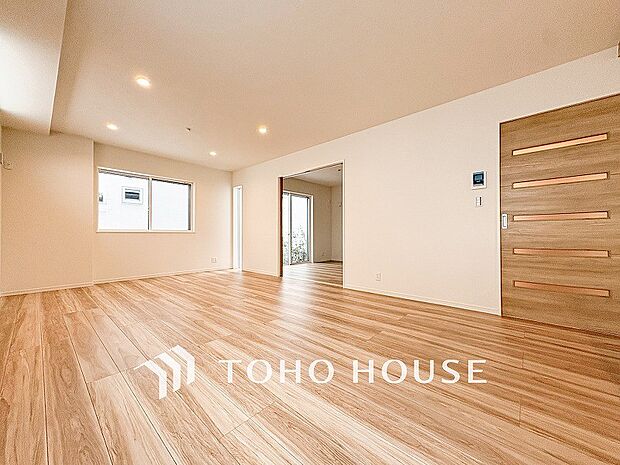 落ち着いた雰囲気に包まれた伸びやかな空間で、ゆったりと家族団らんの時間を過ごせます。