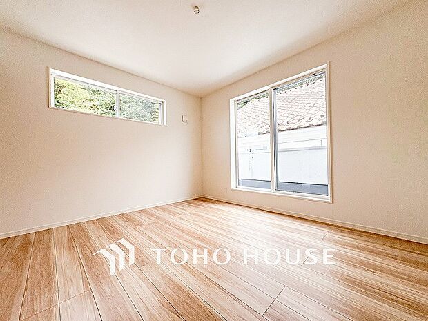 一日の疲れをいやしてくれる主寝室。自分時間を快適に過ごすプライベートルーム。