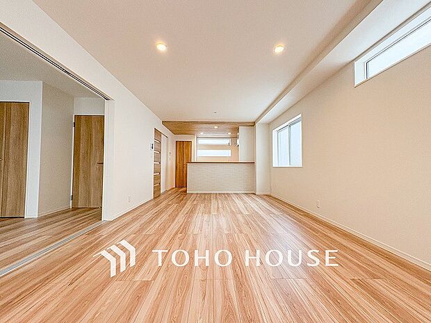 開放感あるリビングダイニング。ご家族とのんびりしたひと時を過ごせますね。