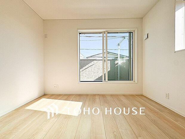 採光もアクセントの一つとして。プライベートルームにはやさしい光が射し込んでいます。