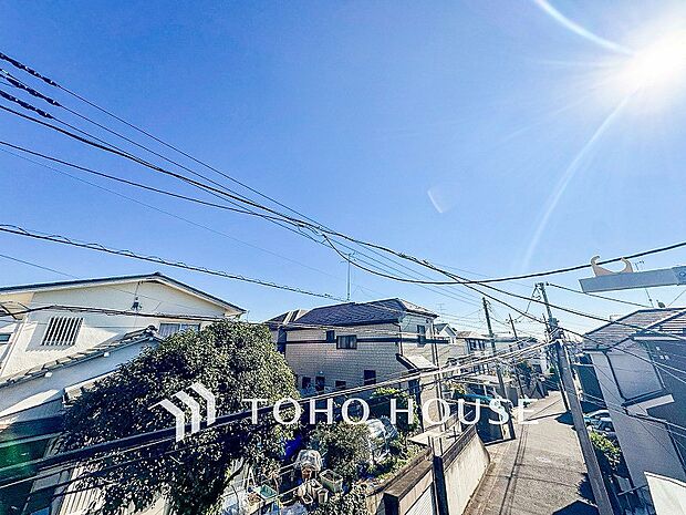 開放的で気持ちの良い眺望と青い空を満喫できます。