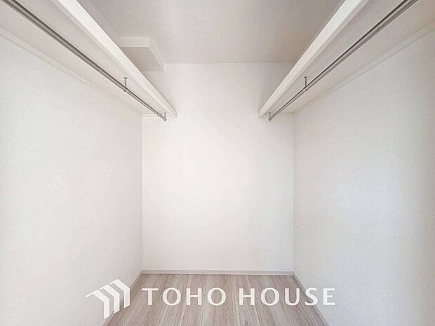 ウォークインクロゼットのある住まいで居住スペースを広く使えます。