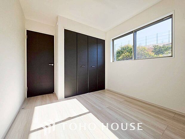 収納スペースもあり、生活しやすい居住スペースです。