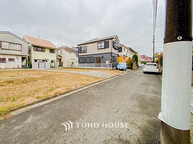 住む人を映し出す洗練された佇まいは、いつまでも輝き続けながらいつしか街の風景に溶け込んでいきます。