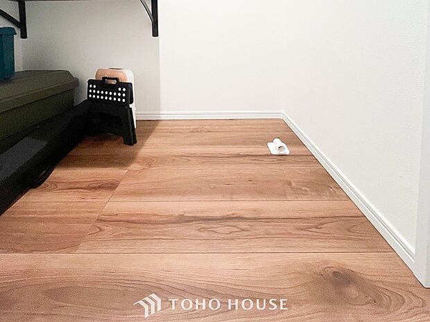 洗濯機を配置しても十分なスペースを確保しております。