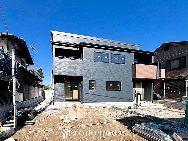 風を感じ解放感あふれる光に満ちた住まい。